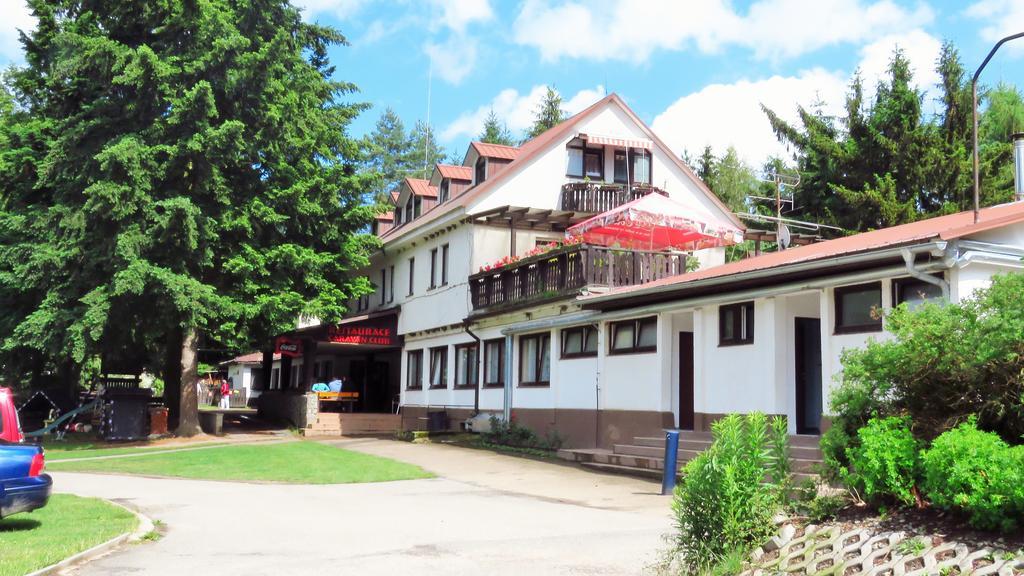 Juniorcamp Nova Zivohost Hotell Křečovice Exteriör bild