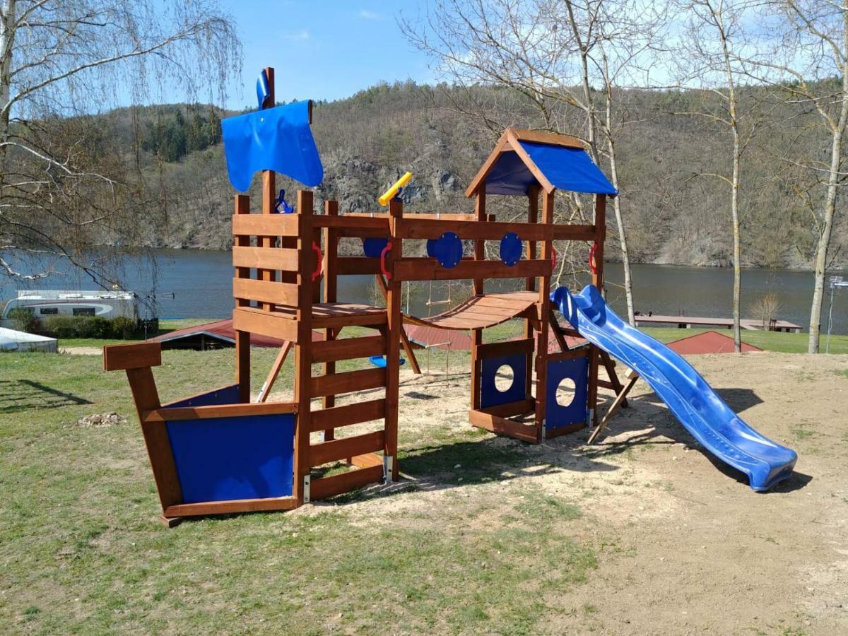 Juniorcamp Nova Zivohost Hotell Křečovice Exteriör bild